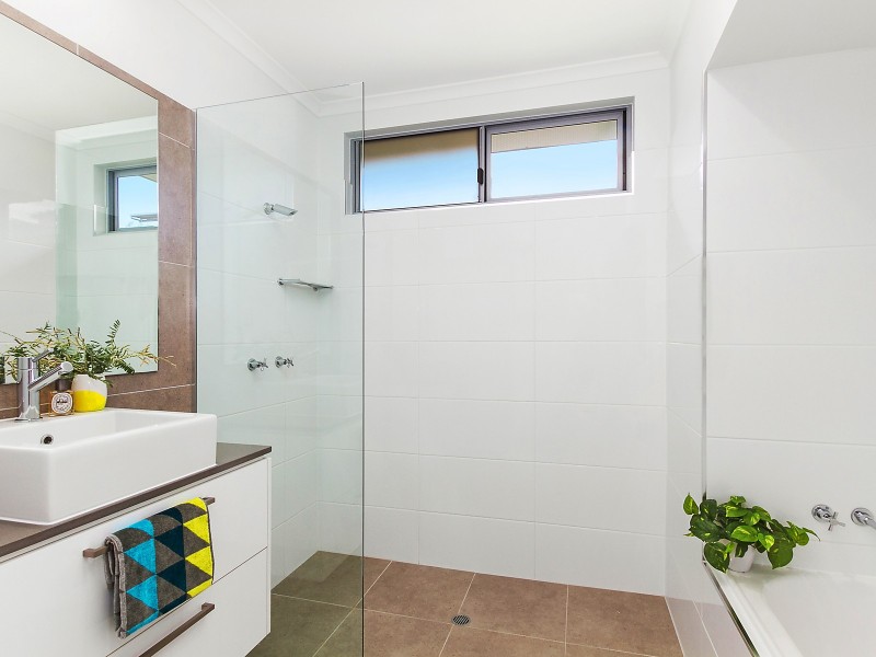 12 Chandon Place, Castle Hill QLD 4810
