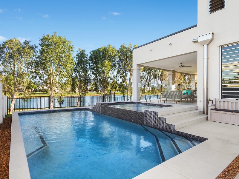 15 Edgewater Terrace, Idalia QLD 4811