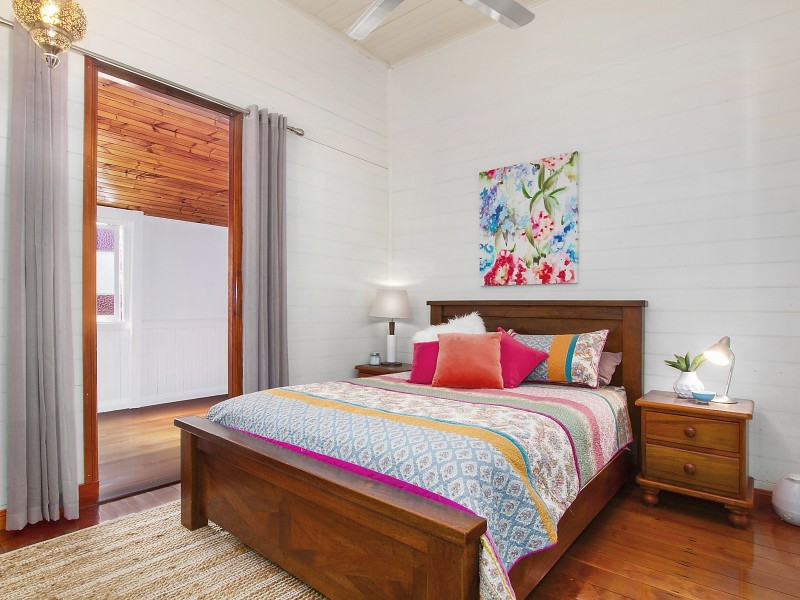 25 Hubert Street, South Townsville QLD 4810