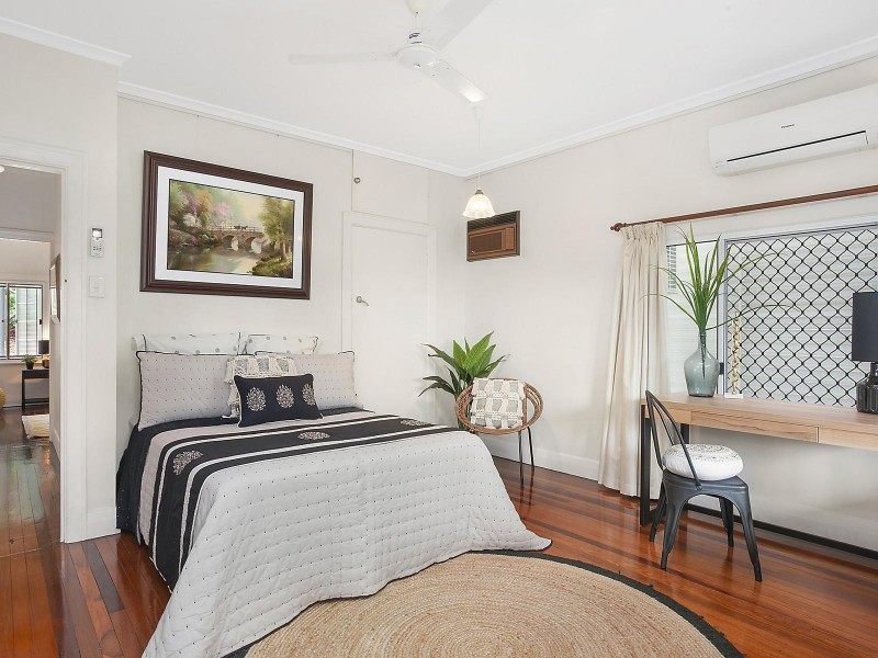 27 Queen Street, North Ward QLD 4810