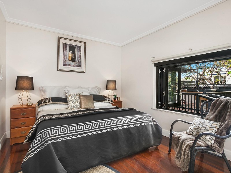 27 Queen Street, North Ward QLD 4810