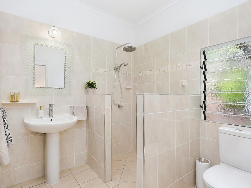 27 Queen Street, North Ward QLD 4810