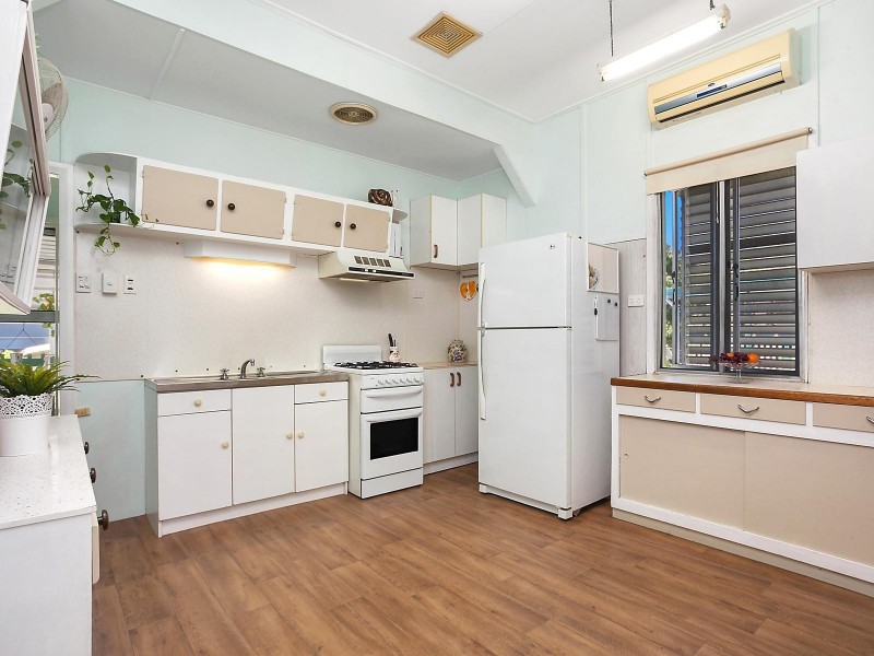 8 Kitchener Road, Pimlico QLD 4812