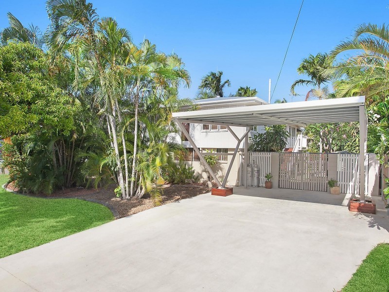 4 Cripps Street, Pallarenda QLD 4810