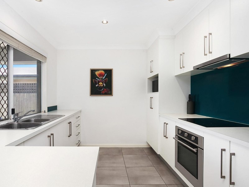 50 Kroymans Drive, Mount Louisa QLD 4814