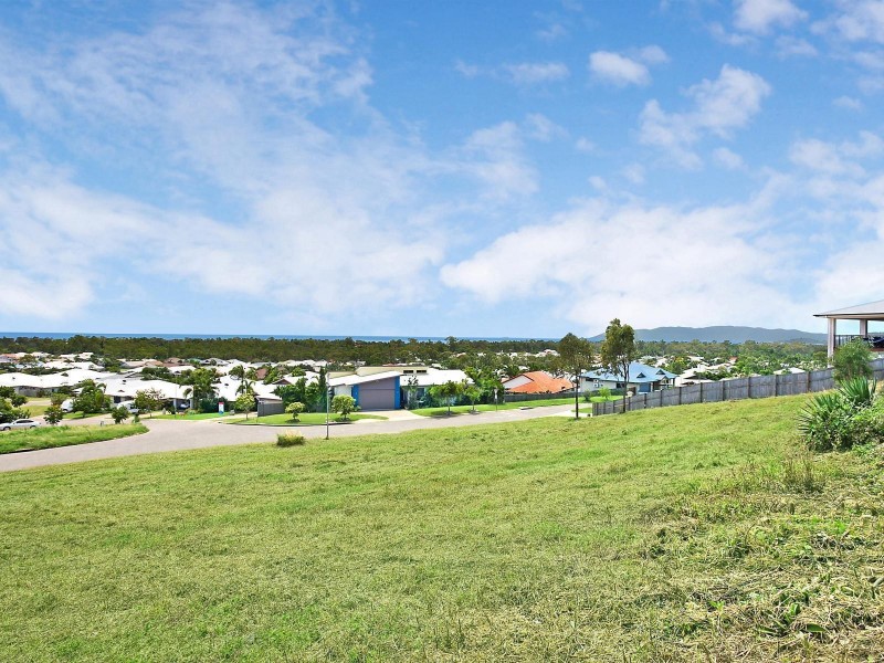 43 Shutehaven Circuit, Bushland Beach QLD 4818