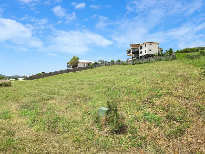 43 Shutehaven Circuit, Bushland Beach QLD 4818