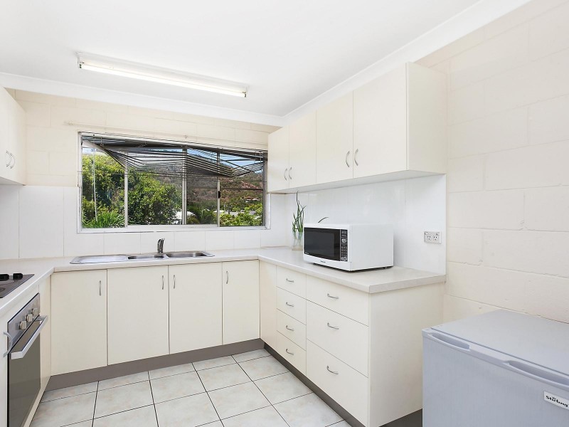 8/11 Vaughn Street, West End QLD 4810