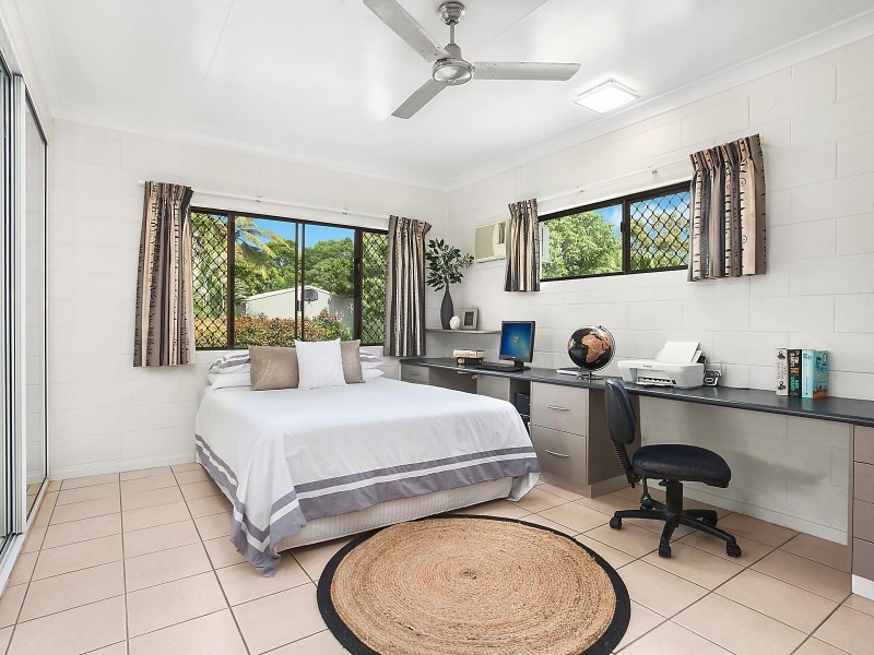 4 Golf Links Drive, Kirwan QLD 4817