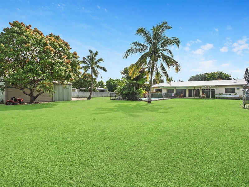 4 Golf Links Drive, Kirwan QLD 4817