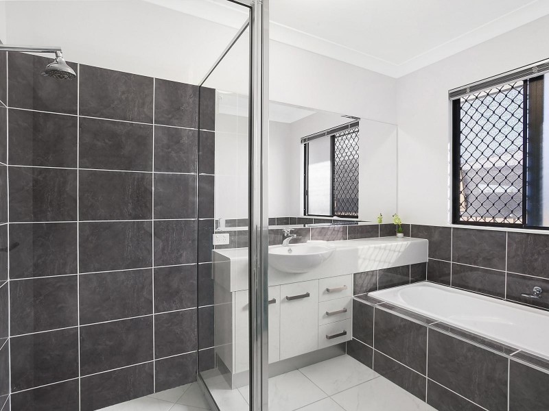 54c Franklin Drive, Mount Louisa QLD 4814