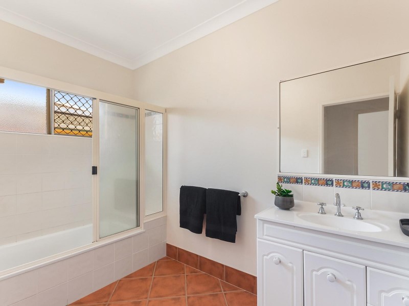 13 Sullivan Place, Kirwan QLD 4817