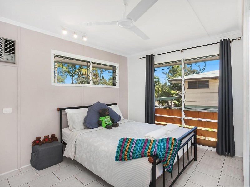 25 Sallows Street, Pallarenda QLD 4810