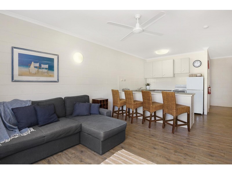 2/94 Eyre Street, North Ward QLD 4810