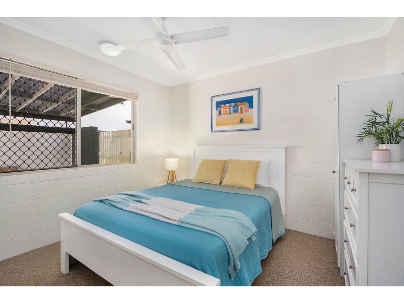 2/94 Eyre Street, North Ward QLD 4810