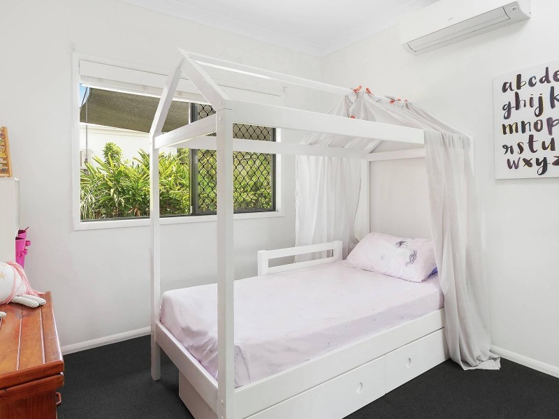 367 Garland Road, Bushland Beach QLD 4818