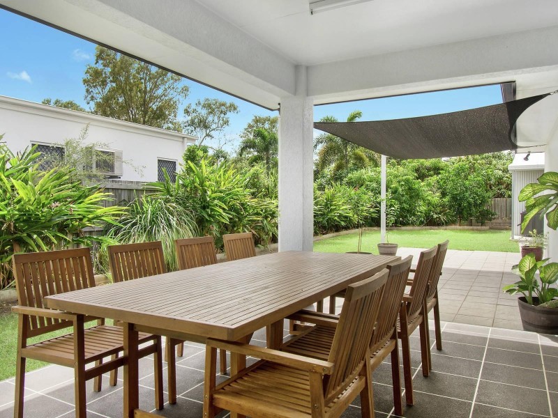 367 Garland Road, Bushland Beach QLD 4818