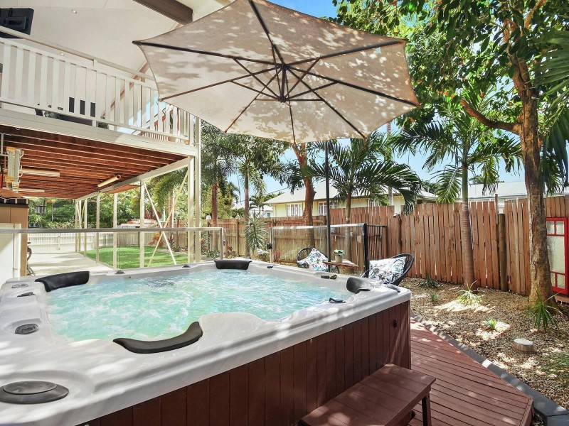 9 Estate Street, West End QLD 4810