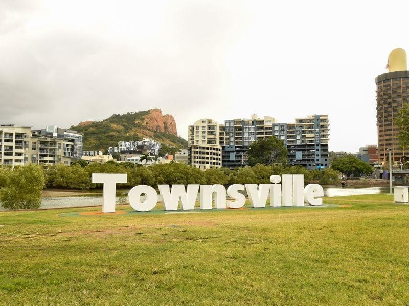 10/19 McIlwraith Street, South Townsville QLD 4810