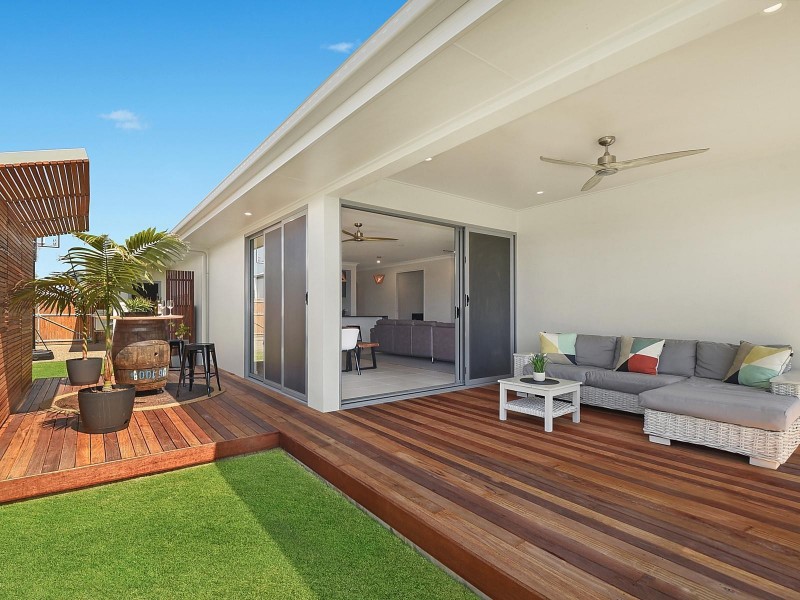 15 Sunniva Boulevard, Burdell QLD 4818