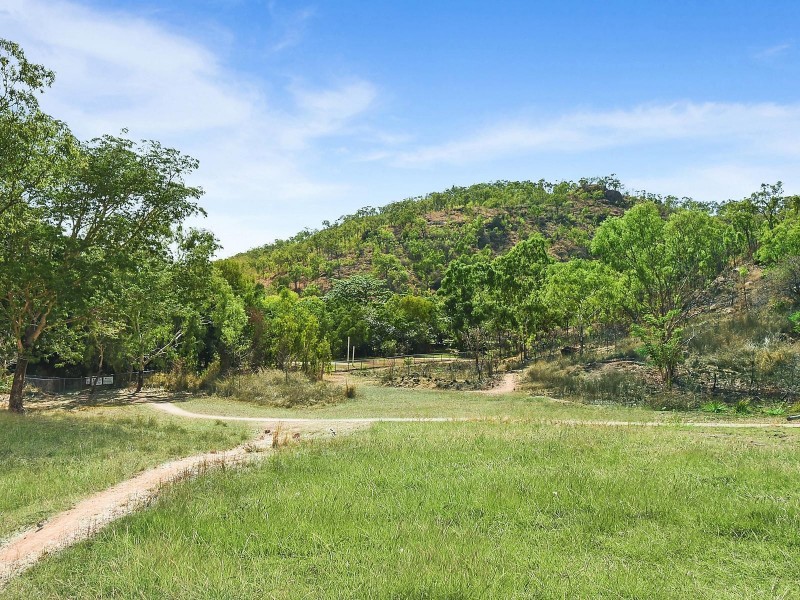 24-26 Potts Street, Belgian Gardens QLD 4810