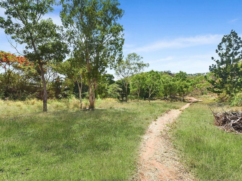 24-26 Potts Street, Belgian Gardens QLD 4810