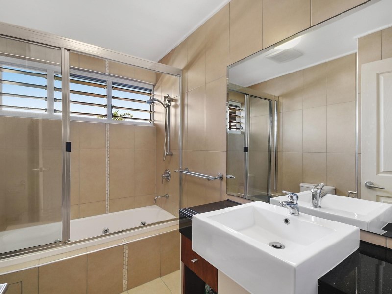 6/108 The Esplanade, Belgian Gardens QLD 4810