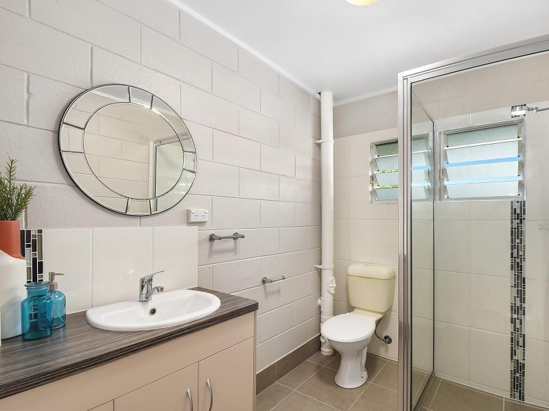 11/98 The Strand Street, North Ward QLD 4810