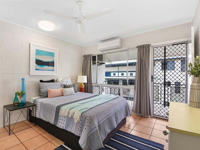 11/98 The Strand Street, North Ward QLD 4810