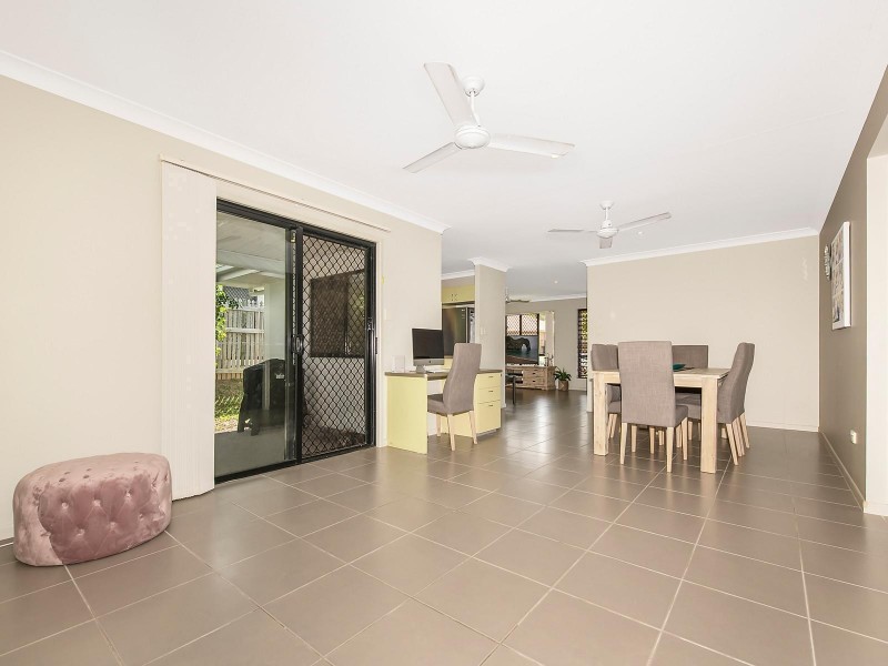 10 Franklin Drive, Mount Louisa QLD 4814