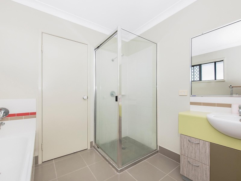 10 Franklin Drive, Mount Louisa QLD 4814