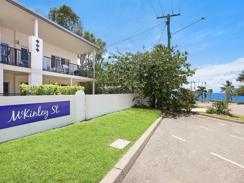 1/2 McKinley Street, North Ward QLD 4810