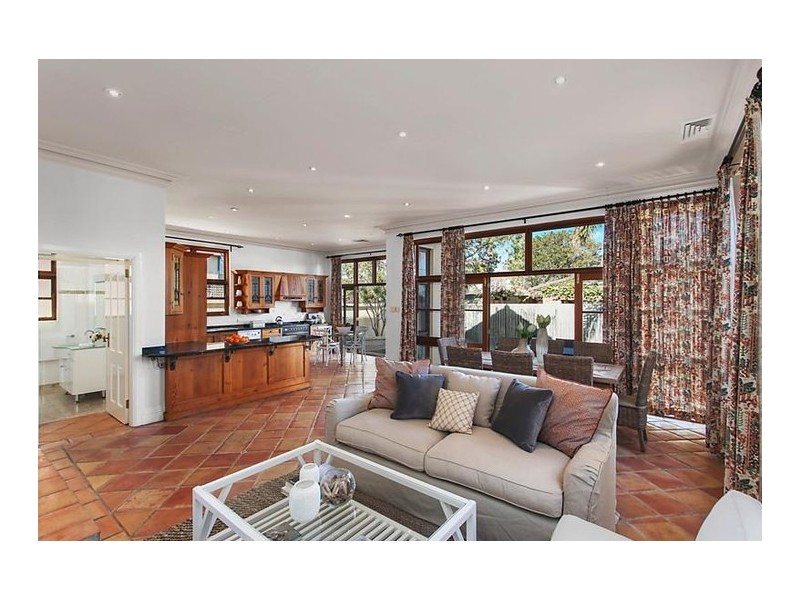 12 Hudson Avenue, Willoughby NSW 2068