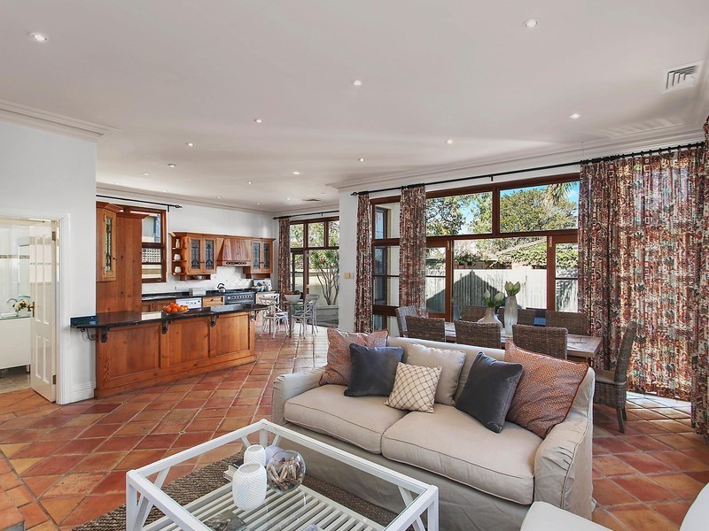 12 Hudson Avenue, Willoughby NSW 2068