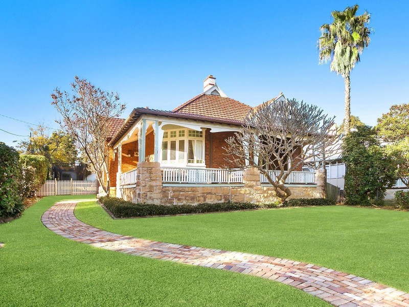 16 Waratah Street, Roseville NSW 2069