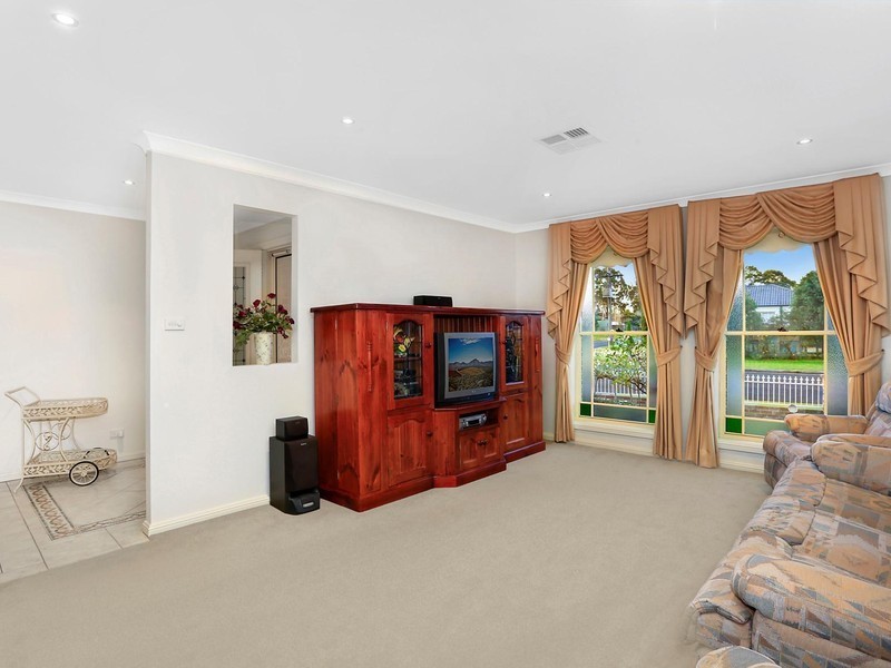 10 Emmett Street, Tahmoor NSW 2573