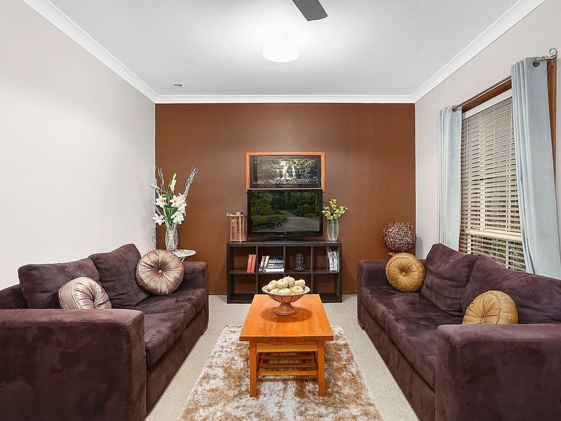 8 Amber Close, Alpine NSW 2575