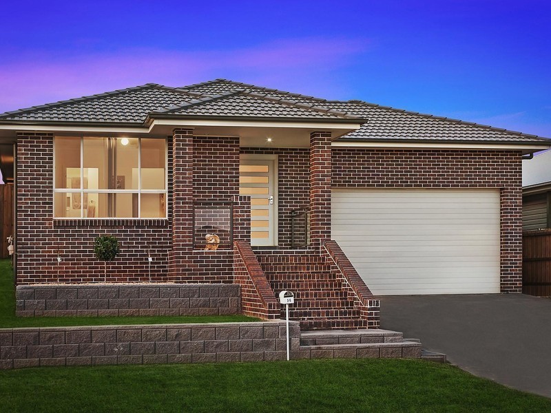 14 Asimus Circuit, Elderslie NSW 2570