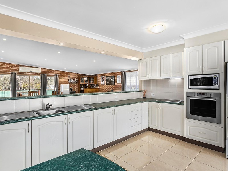 4 Tanya Place, Tahmoor NSW 2573