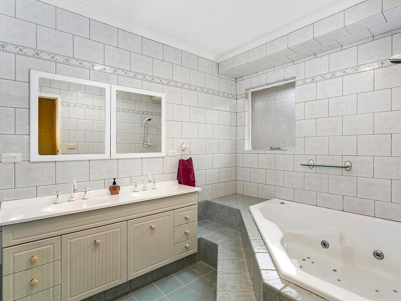 27 Megalong Crescent, Campbelltown NSW 2560
