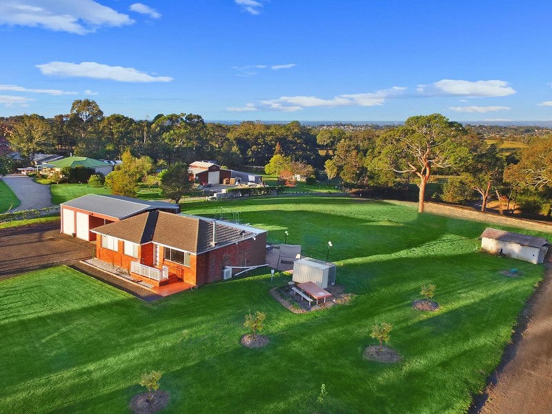 77 Binalong Road, Belimbla Park NSW 2570