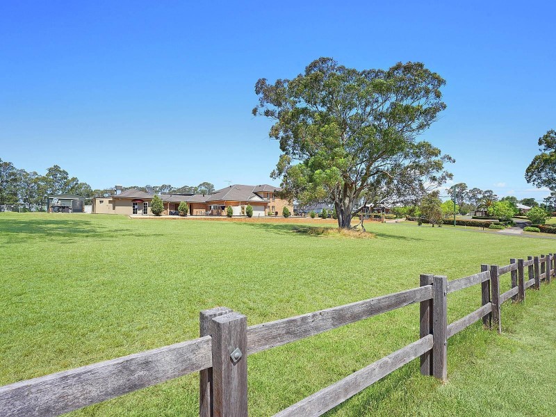 67 Benwerrin Crescent, Grasmere NSW 2570