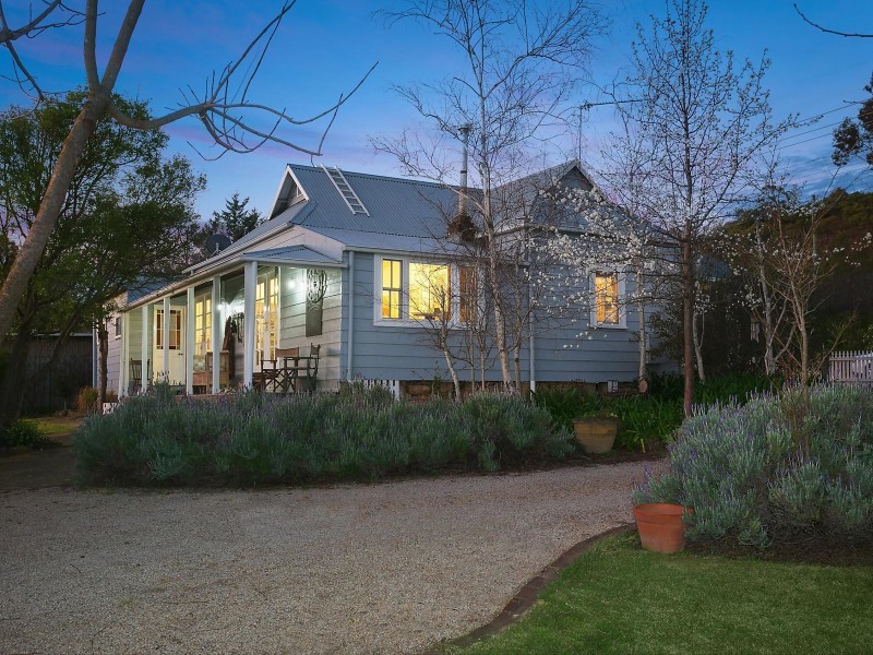 261 Menangle Street, Picton NSW 2571