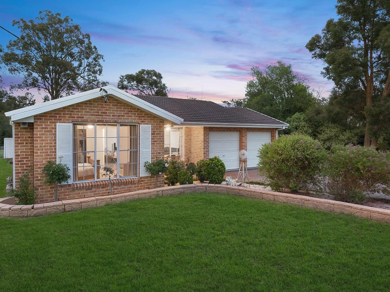 5 Westbourne Avenue, Thirlmere NSW 2572