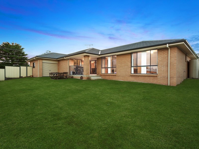 10 Laura Street, Hill Top NSW 2575