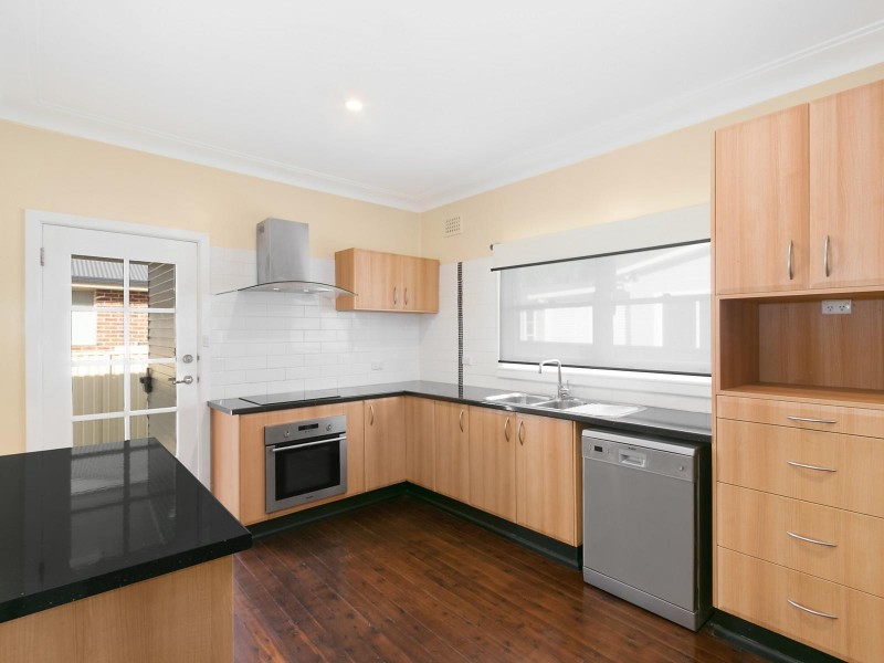 16 Turner Street, Thirlmere NSW 2572