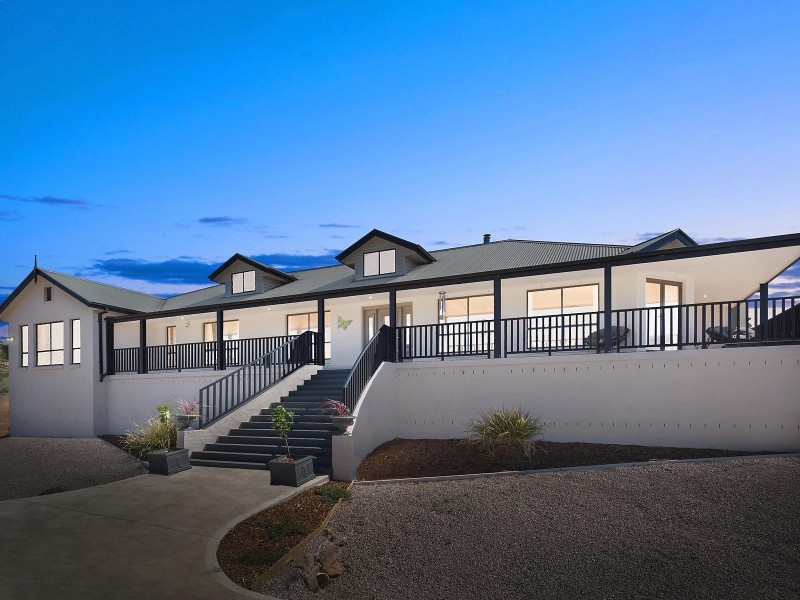 2/135 Moores Way, Glenmore NSW 2570