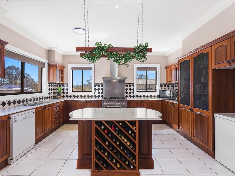 2/135 Moores Way, Glenmore NSW 2570