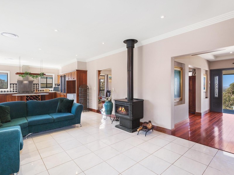 2/135 Moores Way, Glenmore NSW 2570