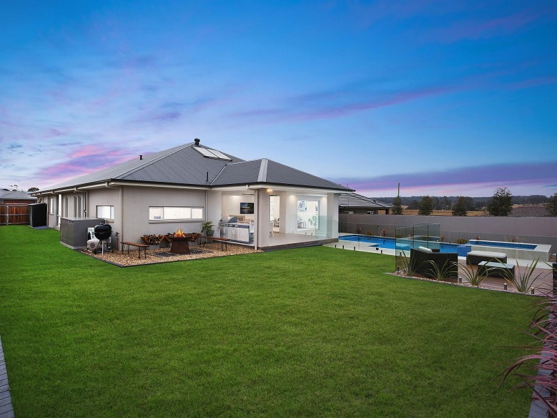 3 Emmaline Avenue, The Oaks NSW 2570